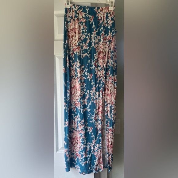 Charlotte Russe Maxi Skirt with Slit - Picture 2 of 6